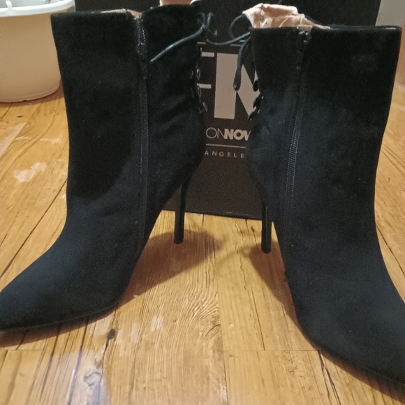 Ankle boots - Picture 3 of 6